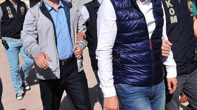 zmir merkezli FET operasyonu: 12 gzalt