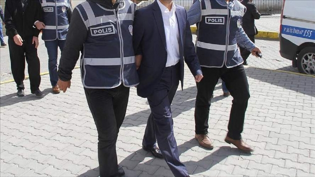 zmir merkezli 4 ilde FET operasyonu: 16 gzalt 