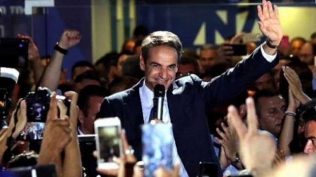Sandkta ipras' yendi! te Miotakis zafer konumas...