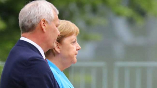Merkel 3.kez titreme nbeti geirdi
