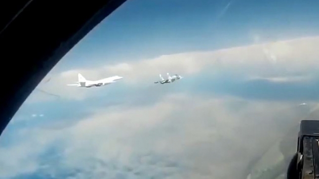 Tu-160'lar Baltk zerinde devriye gezdi, 3 lke takibe ald