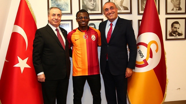Yeni transfer Seri'den taraftara mesaj: Galatasaray iin her eyimi vereceim