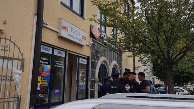 Almanya'da 3 camiye bomba ihbar yapld