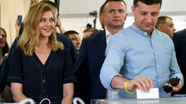 Ukraynada Zelenskinin Halkn Hizmetkar Partisi ilk kez tek bana iktidar oluyor