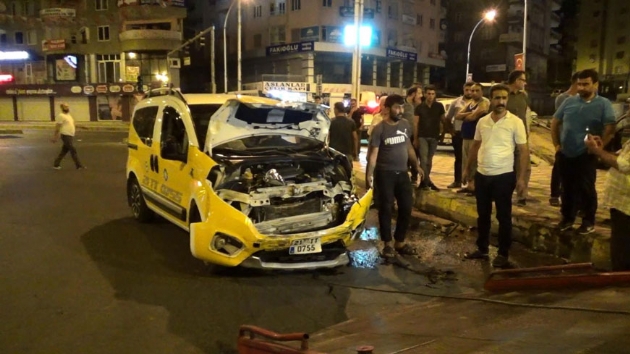 Diyarbakr'da meydana gelen trafik kazasnda 2 kii yaraland