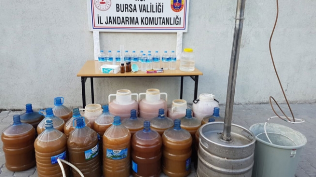 Bursa'daki operasyonda 460 litre kaak alkol ele geirildi