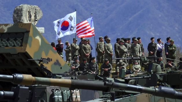 Gney Kore'de taksi almak isteyen sarho ABD askeri, polis tarafndan elektrookla durduruldu