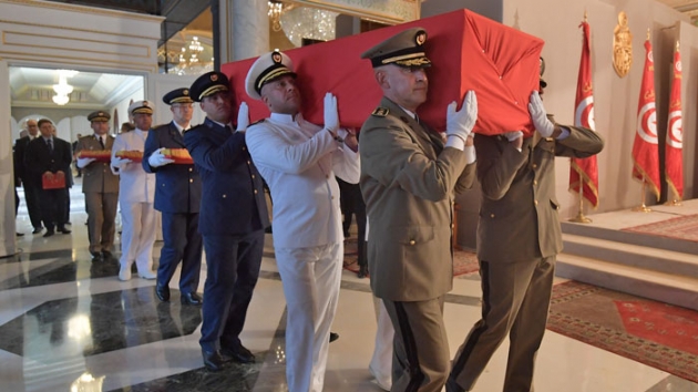 Cumhurbakan Yardmcs Fuat Oktay, es-Sibsinin cenaze trenine katld