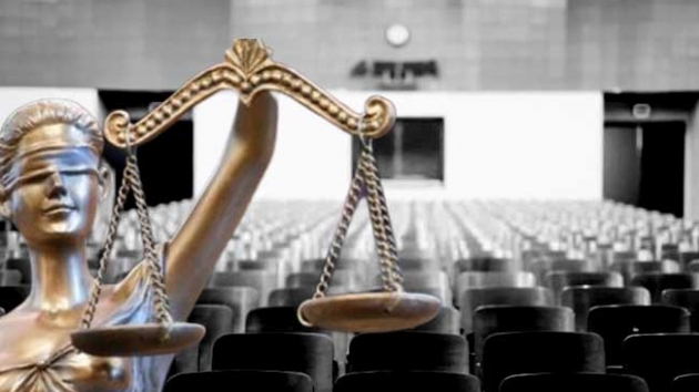 Avukat olmak isteyen hukuk rencilerine mesleki yeterlilik snav geliyor