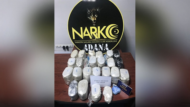 Adana'da dzenenen uyuturucu operasyonunda 27 kilo 300 gram esrar ele geirildi