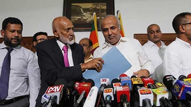 Sri Lanka'da istifa eden Mslman bakanlar greve dnd