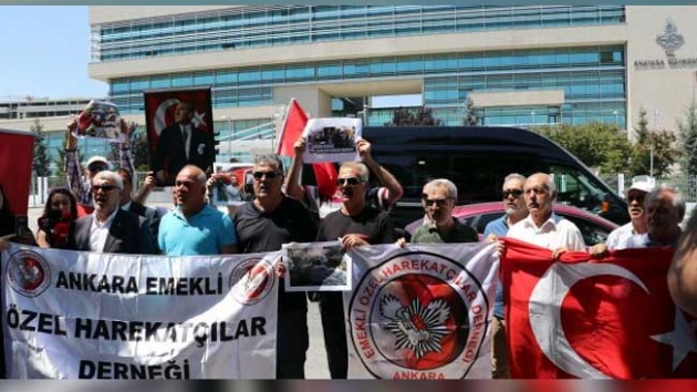 Emekli zel harekatlardan Anayasa Mahkemesi nnde protesto
