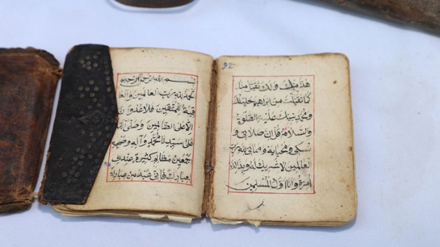 Mula'nn Yataan ilesinde, 1000 yllk el yazmas Kur'an bulundu