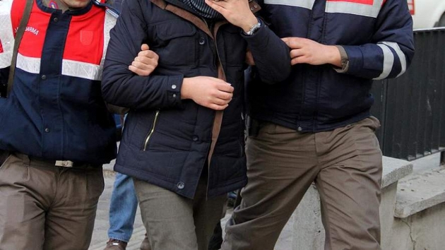 zmir'de terr rgt DEA operasyonu: 9 pheli yakaland