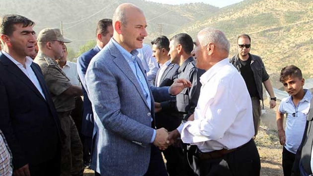 Bakan Soylu Hakkari'de vatandalarla bayramlat