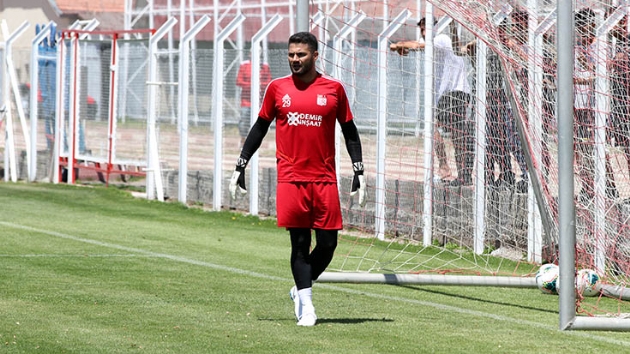 Sivasspor'un kalecisi Vural: Beikta yenilmeyecek takm deil