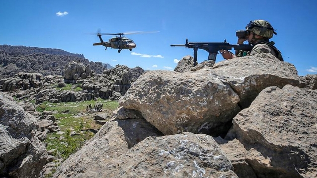 Kars'ta terr operasyonu: Silahl 3 terrist etkisiz hale getirildi