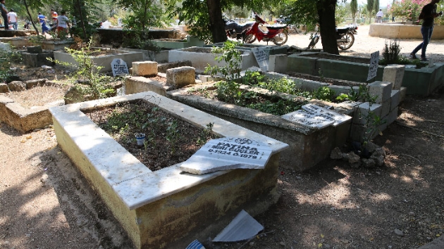 Reyhanl'da ok sayda mezar tahrip edildi