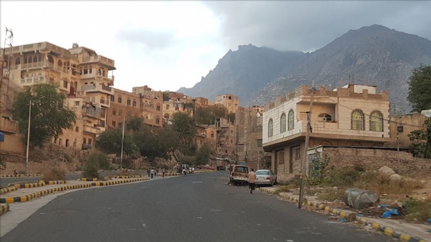 Yemen'deki Gney Gei Konseyi Aden'de ele geirdii yerlerden ekiliyor