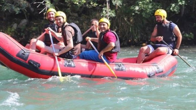Vali ve milletvekilleri Tunceli'de rafting yapt