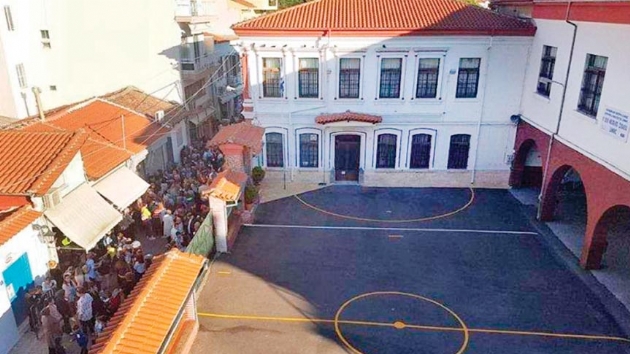 Bat Trakya'da Yunan zulm: 56 Trk aznlk okulu kapatld
