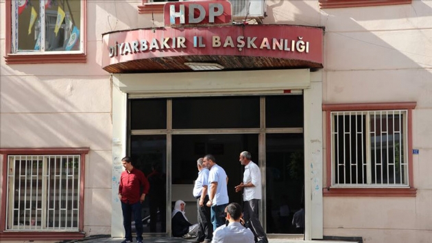 Olu iin HDP l Bakanl nnde eylem yapan anneye STK destei
