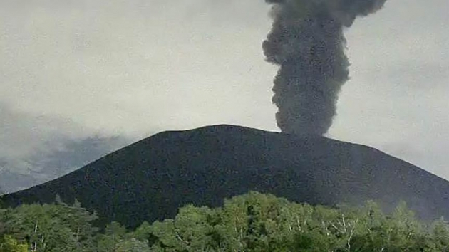 Japonya'da Asama Yanarda'nda patlama meydana geldi