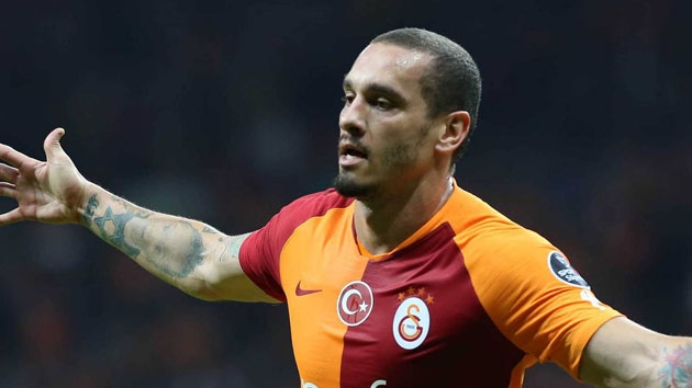 Galatasaray Maicon'u satarak artya geecek