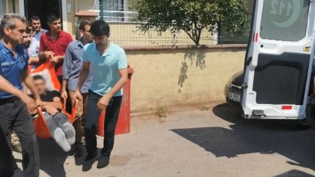 Amcasnn trafik kazas geirdiini rendi, kendini baklad