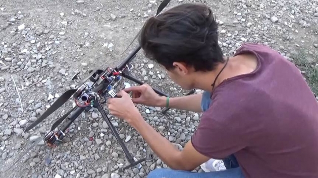 Hakkarili gen, hurda malzemelerle drone yapt