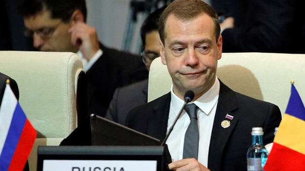 Rusya Babakan Medvedev: Rusya'da yatrm iklimi zehirlendi