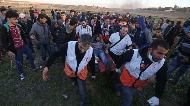 srail askerleri Gazze snrnda 55 Filistinliyi yaralad