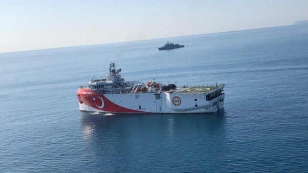 Oru Reis aratrma gemisine TCG Orureis Frkateyni refakat ediyor