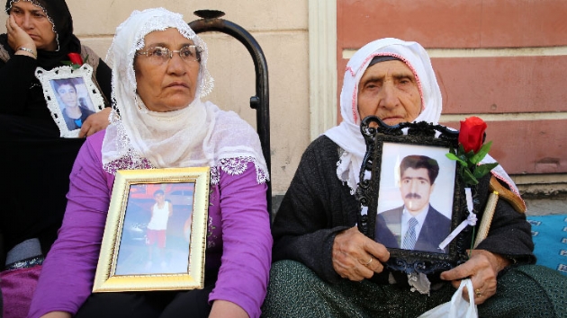 Oturma eylemi yapan Diyarbakrl anne HDP'li bir kii tarafndan tehdit edildiini syledi