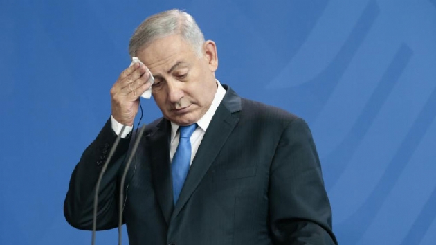 Netanyahu, siyaseti brakma karl af talep etme yolunu aryor