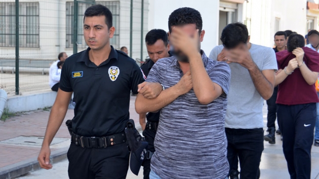 Adana'da bahis etesinin lideri ve 12 kii tutukland