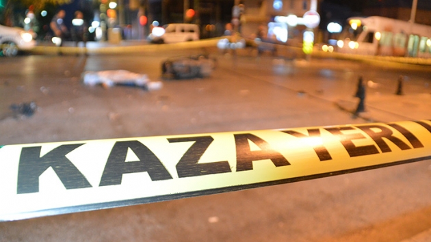 Antalya'da iki otomobil arpt: 4 kii hayatn kaybetti