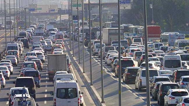 stanbul depremi sonras trafik kilitlendi