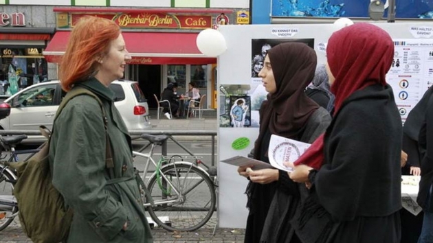 Almanya'da ''eitlilii Destekle'' etkinliinde Mslman kadnlara saldr dzenlendi