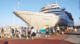 Kuadas Limanna  3 gemi birden yanat