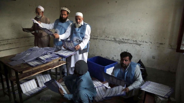 Taliban, Afganistan'da 8 seim gzlemcisini kard
