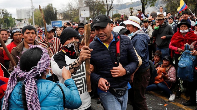 Ekvador'da hkmet ve protestocular anlat