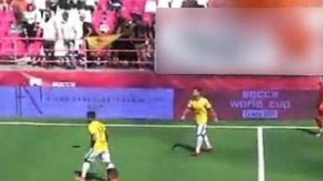 Yunanistan'da oynanan Trkiye-Brezilya manda kstah pankart