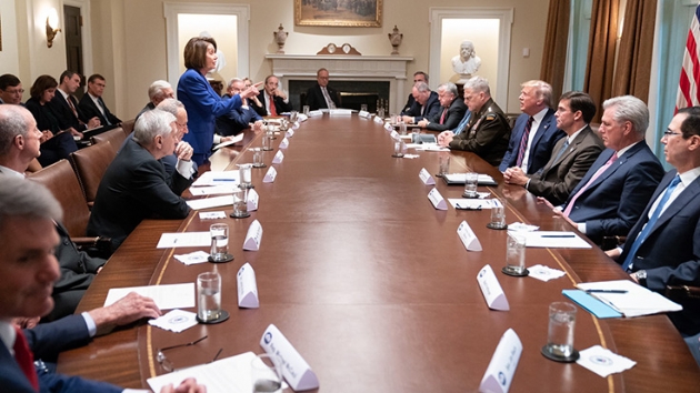 Beyaz Saray'daki 'Bar Pnar' toplants kart, birbirlerine girdiler