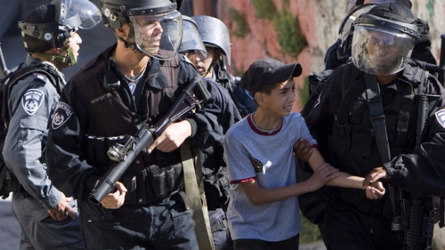 srail askerleri 12 yandaki Filistinli ocuu gzaltna ald