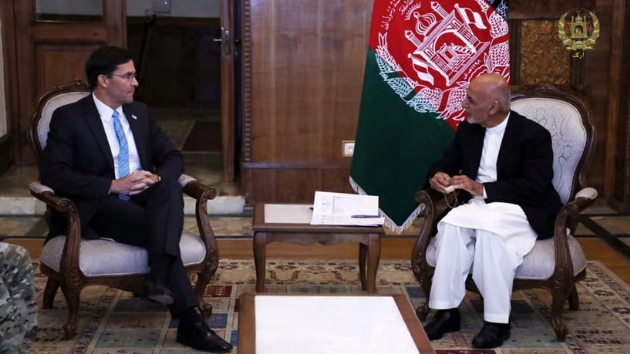 ABD Savunma Bakan Esper, Afganistan Cumhurbakan Gani ile grt