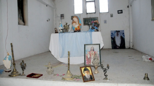 Terristlerden ibadethanelere byk saygszlk! PKK/YPG, Tel Abyad'daki kiliseyi karargah olarak kullanm