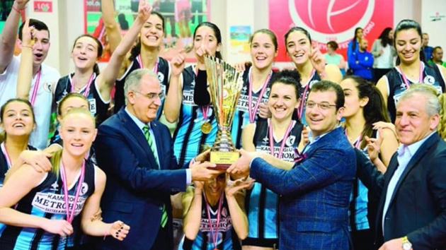 mamolu adn deitirdii kadn voleybol takmn yzst brakt: Mitinge gelmedik diye icraya drd