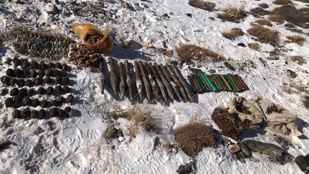 Van'da roketatar mhimmat ve patlayc ele geirildi