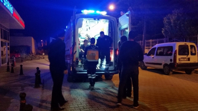 Annesini srtndan baklad